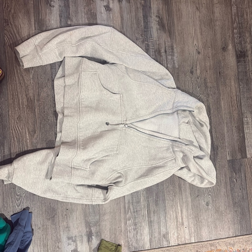 Lululemon cropped sweatshirt